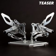 TEASER X4J4S レーシング ステップXX [SILVER/4ポジ] KAWASAKI ZX-4RR 