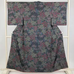 たんす屋 TANSU-YA 着物 リユース着物 紬 黒 カジュアル 花模様 袷 絹 未洗い 【身丈】153cm【裄丈】66.5cm MS8229