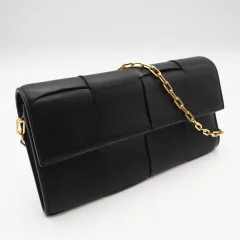★3日以内返品可★ 美品 BOTTEGAVENETA ボッテガヴェネタ ラムスキン マキシイントレチャート MAXI INTRECCIATO レザーチェーン ウォレット 742098 VCQC4 8425 ショルダーバッグ ブラック ラムスキン レディース