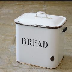 英国アンティーク】ホーロー ブレッド缶 イギリス製 BREAD 琺瑯 - メルカリ