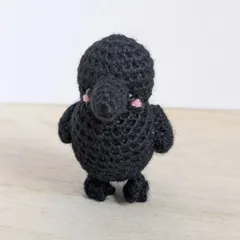 あみぐるみ　とり　カラス　８　キーホルダー　ハンドメイド