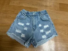 キッズ デニム ハーフパンツ 17号ですが 15号 程度