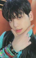 TXT ESCAPE 秀彬 混沌篇章：戰鬥或逃亡