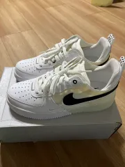 ナイキ エアフォース1リアクト 260