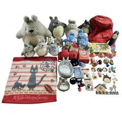 Studio Ghibli character goods bundle: My Neighbor Totoro, Kiki's Delivery Service, Ponyo, Jiji, and other plush toys and toys. As-is condition. 3.6kg