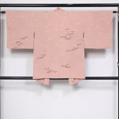 羽織 袷 身丈80cm 裄丈61cm 正絹 Bランク カジュアル Sサイズ 紋意匠 紐あり 菱形 創作柄 古典的 気品 ピンク系 RP 1232-10252