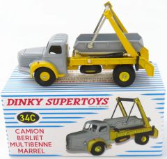 Dinky Toys 1412 赤いジープ 牽引用クレーン付き - メルカリ