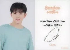 【中古】コレクションカード(男性) SEVENTEEN/WOOZI(ウジ)/裏面印刷サイン入り/「SEVENTEEN CAFE 2021 ～CHEESE PARK～」事前予約特典カフェオリジナルカード