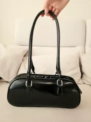 軽いシンプルショルダーバゲットバッグ ブラック