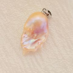 No.707白鳥ペンダントトップ 艶あり パールネックレス バロック天然 