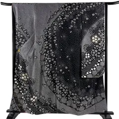 振袖 身丈157.5cm 裄丈64cm M 袷 桜 流水 金彩 絞り 黒 正絹 名品 【中古】