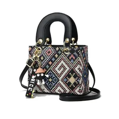 [NICOLE & DORIS] ミニハンドバッグ レディース スクエア 編みバッグ 小さめ 可愛いキーホルダー付き 2way ショルダー 斜めがけ 手提げカバン 自立 デット handbag for women ブラック