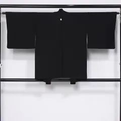 黒羽織 袷 身丈78cm 裄丈63cm 正絹 Sランク 一つ紋（三つ葉葵） セミフォーマル Sサイズ 紐あり 無地 上品 厳か 黒系 RP 1233-11124