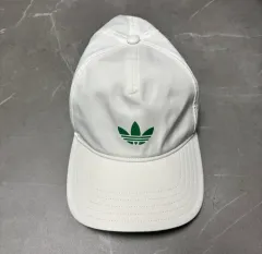 正規品) adidas アディダス 白 ベースボールキャップ 緑 ロゴ