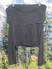 (1回着用) ストライプシャーリング オフショルダー クロップド デート ナチュラルスタイル 華奢 ボーダー柄