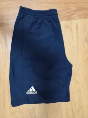 adidas ハーフパンツ