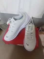 新品 NIKE エア マックス AXIS 白 スニーカー