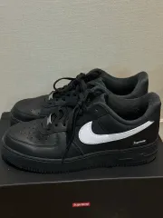 ナイキ x シュプリーム エアフォース 1 ロー ブラック