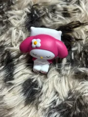 寝ているマイメロディ フィギュア