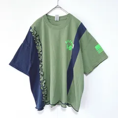 古着リメイクTシャツ　グリーン×ネイビー　バックプリント　アシンメトリー　非対称　フロントギャザーフリル　ゆったり幅　カーキ　紺　レディーストップス