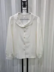 白 カラーネック ブラウス パールボタン装飾