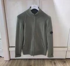 (新商品級)C.P. Company(シー ピー カンパニー) ジップアップ ニット スウェット ダウンジャケット 半袖