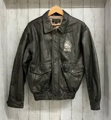 【非売品】初代ボスジャン カウレザー 牛革 エンボス加工 バックロゴ 短丈 L 希少 非売品 初代ボスジャン サントリー BOSS ロゴ刺繍 バックロゴ