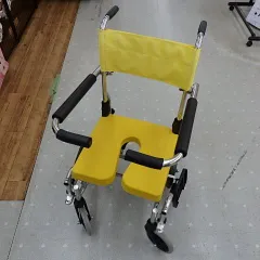 ＜関東地方送料込み！！＞カワムラ シャワーキャリー KAWAMURA 入浴用車椅子のサムネイル