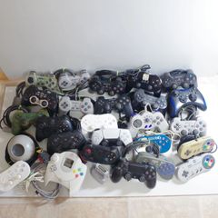 ゲームコントローラ26個セット+大型コントローラ4個の30個セット