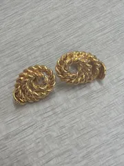 MONET　ヴィンテージ ゴールドイヤリング