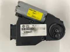 アウディ サンルーフモーター 4E0959591 中古品のサムネイル