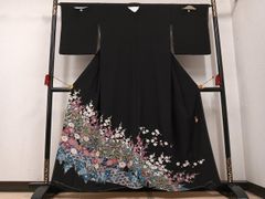 振袖 正絹 黒ラメ 黒地に華やかな花柄 - メルカリ