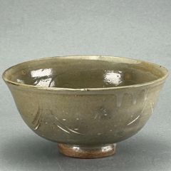 高麗青磁 象嵌雲鶴文 平茶碗 ／ 抹茶碗 「昌」在銘 茶道具 現代工芸