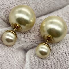 中古品】Dior パール ダブルキャッチ ピアス 両耳用 - メルカリ