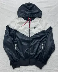 ナイキ ウィンドランナー ウィンドブレーカー ジャケット (ブラック 白)