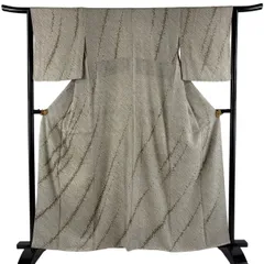 【美品】 付下げ 身丈159cm 裄丈64.5cm M 袷 斜縞 地紋 絞り 鶯色 正絹 秀品 【中古】