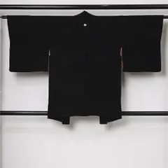 黒羽織 袷 身丈82cm 裄丈61cm 正絹 Cランク 一つ紋（五三桐） セミフォーマル Sサイズ 紐あり 紗綾型 シック 控え目 黒系 RP 1233-12755