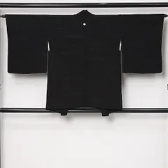 黒羽織 袷 身丈78cm 裄丈64cm 正絹 Aランク 一つ紋（五三桐） セミフォーマル Mサイズ 創作柄 シック 控え目 黒系 RP 1233-12933