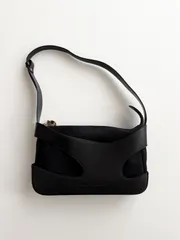1990s Salvatore Ferragamo cutout shoulder bag サルバトーレ　フェラガモ　1990年台　オリジナル　カットアウト　ショルダーバッグ　ドッキング　1990s アーカイブ　archiveのサムネイル