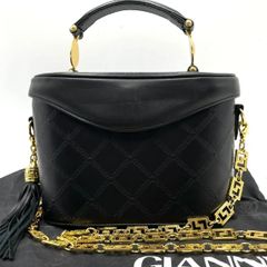 GIANNI VERSACE 黒 ボックス型 ショルダーバッグ - メルカリ