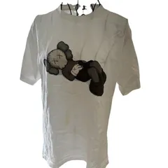 ユニクロ　UNIQLO UT 　KAWS　カウズ　コラボTシャツ