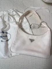 プラダ リナイロン HOBO BAG 白