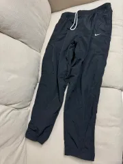 ナイキ NRG ソロ スウッシュ ウーブン トラック パンツ 海外M