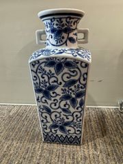 美品】中国美術 染付 青花 華唐草文 花瓶 高さ26cm 壺 花器 骨董風