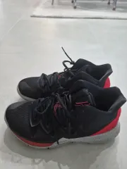 ナイキ カイリー バスケシューズ 8サイズ 250