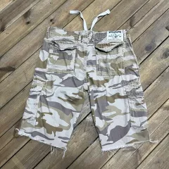 トゥルーレリジョン カモ カーゴ ハーフパンツ