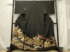 平和屋着物■豪華黒留袖　駒刺繍　流水松葉飛鶴花文　金彩　正絹　逸品　CABF5765oy