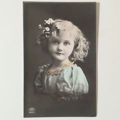 フランスアンティークポストカード　セピア色の美しい少女 セピア色の新年 ― 薔薇を抱く少女 フランス ヴィンテージ ポストカード