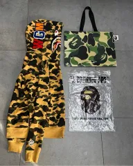 新品級) A BATHING APE アベイシングエイプ 黄系 イエローカモフラ シャーク ジップアップ フーディー