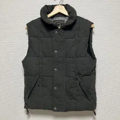 (^w^)b 291295=HOMME ニーキューイチニーキューゴオム ダウンベスト 中綿 キルティング チャコールグレー スタンドカラー 秋冬 防寒 メンズ サイズ 44 OM11795HGのサムネイル